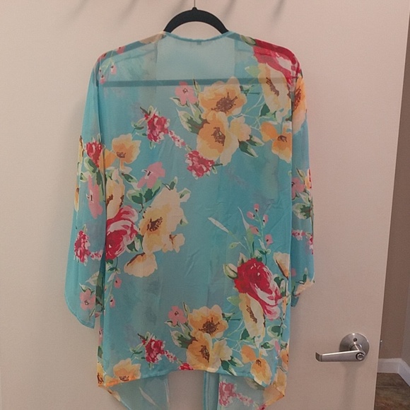 Cover up/ wrap - Picture 2 of 3